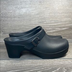 Crocs Sarah Black Rubber Women’s Sz 7 Slip On Buckle Strap Heeled Clogs Mules